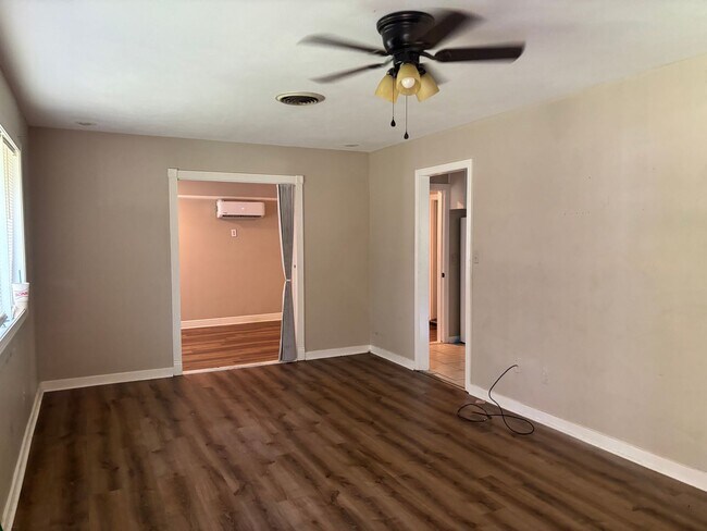 Building Photo - 151 Chatham Cir