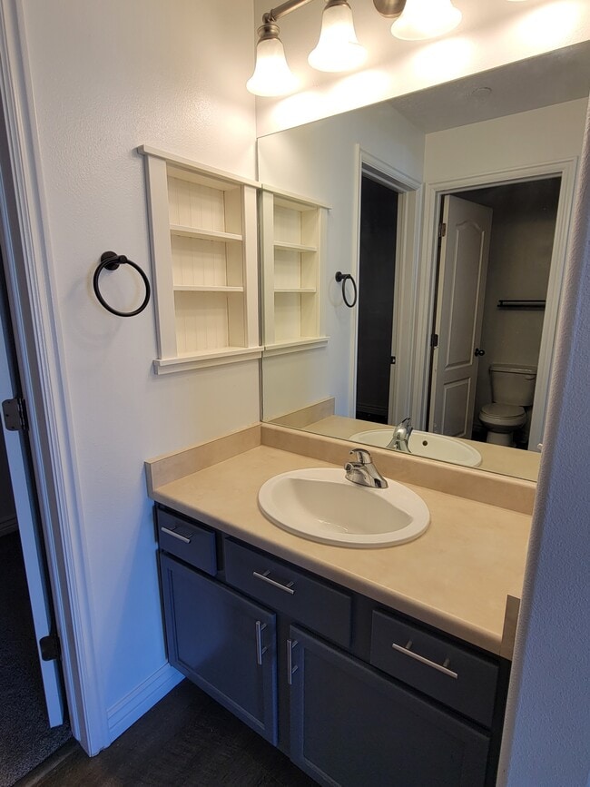 Building Photo - 3969 Romney Park Dr