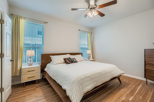 Building Photo - 9708 Dawn Pearl Dr