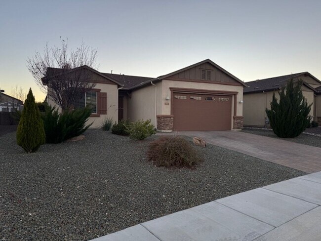 Building Photo - Beautiful 3 bedroom 2 bath 2 car garage home in Pronghorn Ranch!