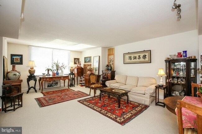 Building Photo - 2451 Midtown Ave