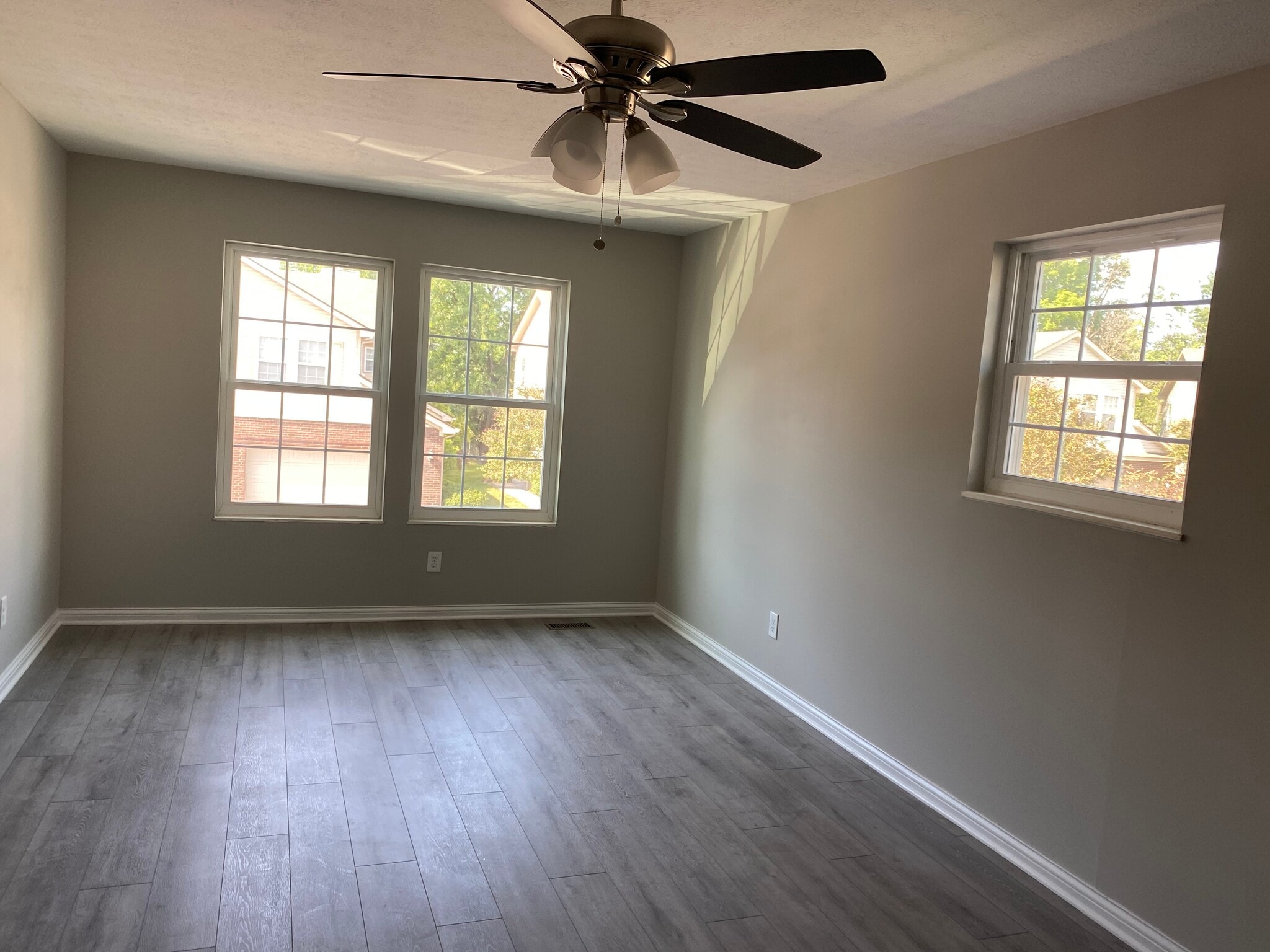 Building Photo - 557 Chadwood Dr