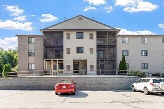 Building Photo - 2 Bedroom Condo for Rent - Tyngsboro