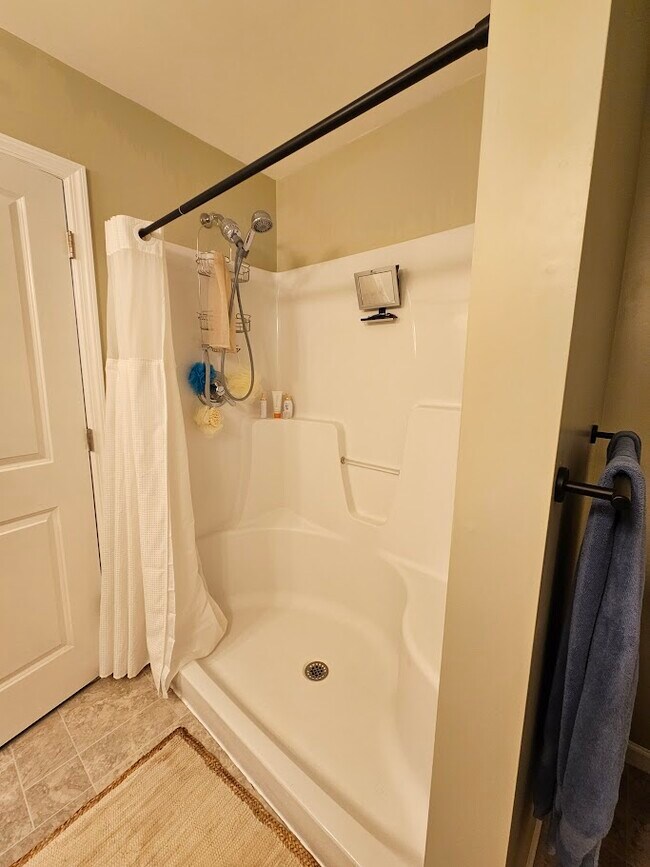 Building Photo - 213 Jonathan Ln