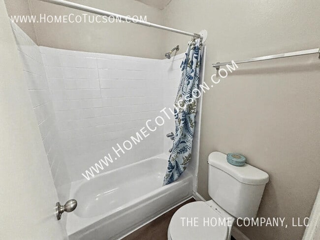 Building Photo - 3993 N Campbell Ave