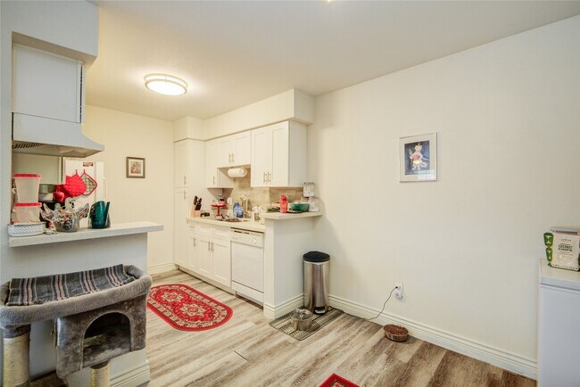 Building Photo - 845 Augusta Dr