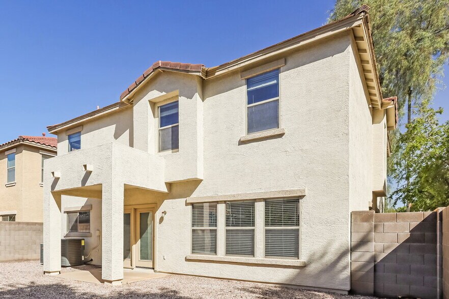 Building Photo - 2714 S Sailors Way