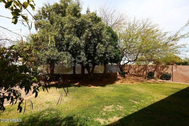 Building Photo - 15626 N 13th Ave