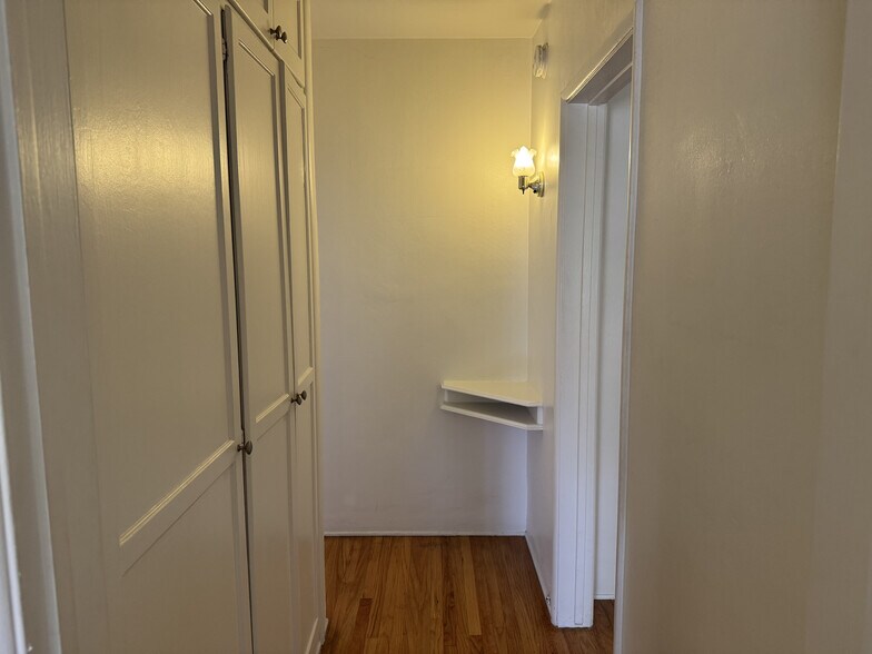 Building Photo - 11653 Magnolia Blvd