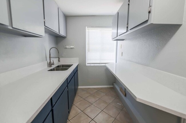 Building Photo - 307 Regina Way