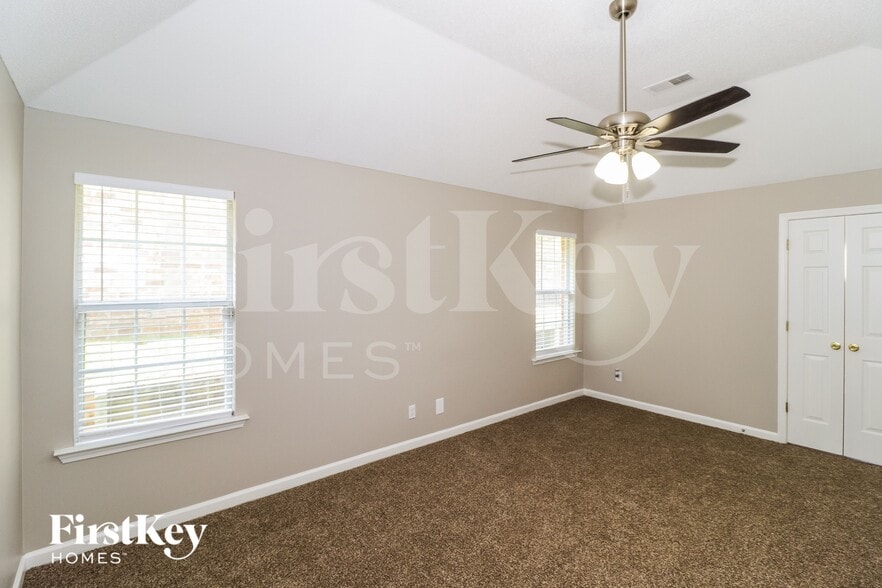 Building Photo - 1060 Mossy Knoll Dr