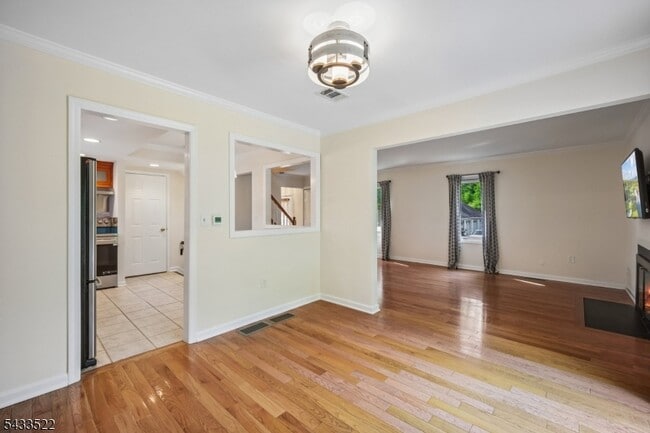 Building Photo - 5E Somerset Hills Village