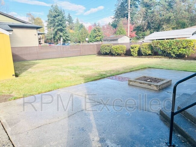 Building Photo - 112 SW 185th St