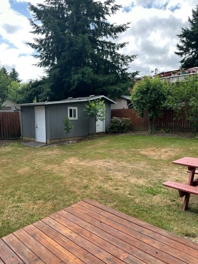Building Photo - FREE RENT AND $1,000 SECURITY DEPOSIT - Single Level Updated Home w/ Spacious Yard and Loads of S...