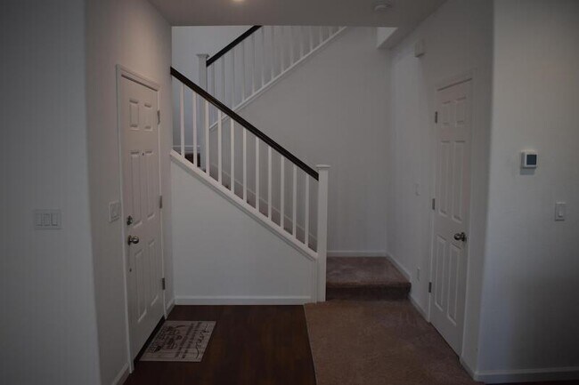 Building Photo - 1441 Bianchi Ln
