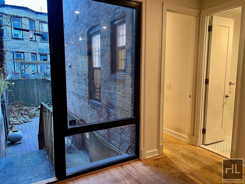 Building Photo - 4BR 3BA Historic Limestone Duplex In Crown...