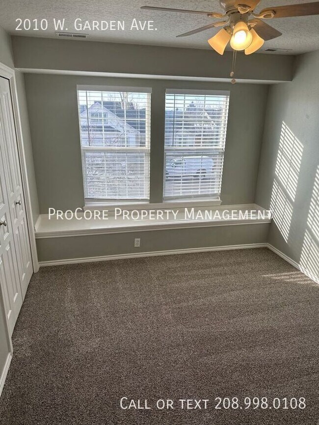 Building Photo - $2195/Month: Spacious 4-Bed, 2.5-Bath Home with 3-Car Garage on Expansive Lot