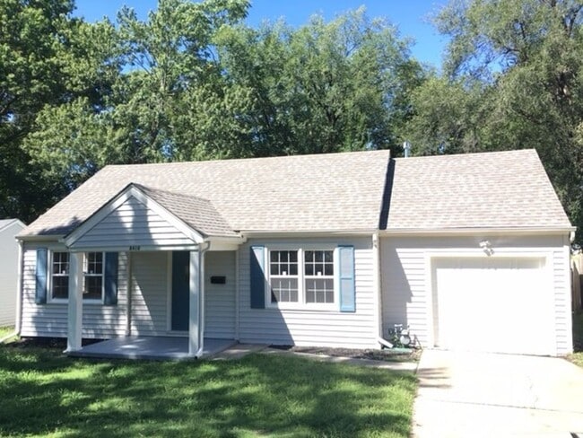 Building Photo - Charming Waldo Home! 2 Bedroom and 1 Bath