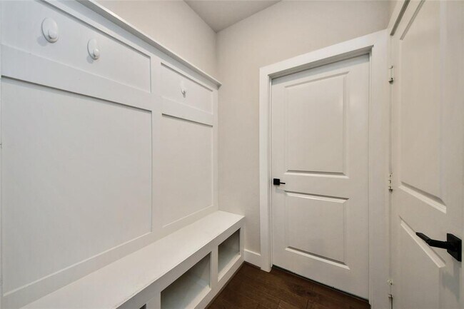 Building Photo - 1707 Summerlyn Ter Dr