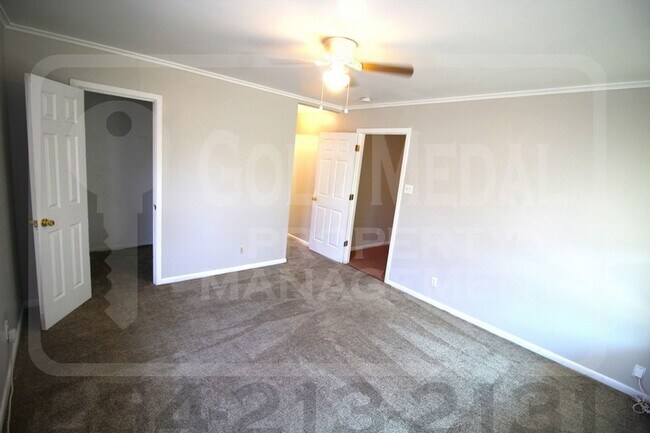 Building Photo - 625 Brook Dr