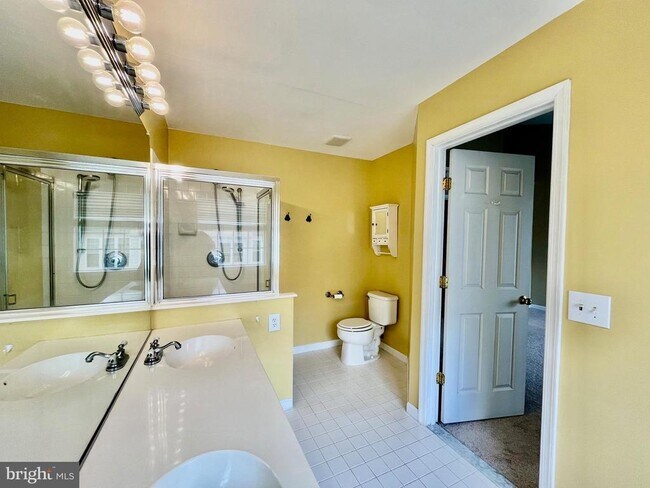 Building Photo - 7504 Lamoyne Ct