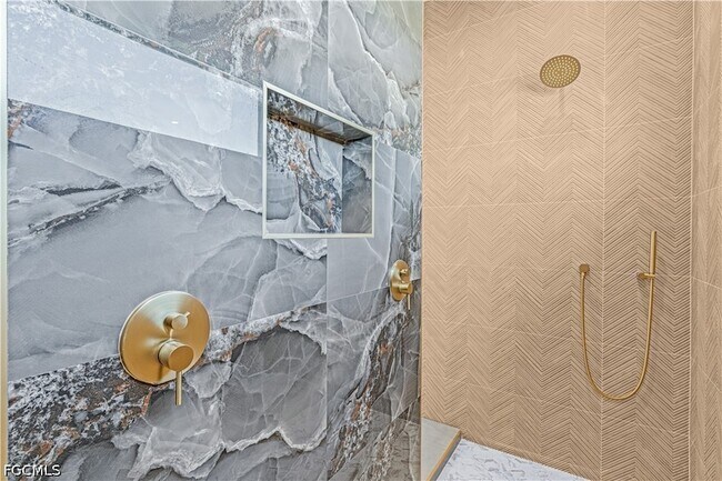 Building Photo - 512 NW 35th Pl