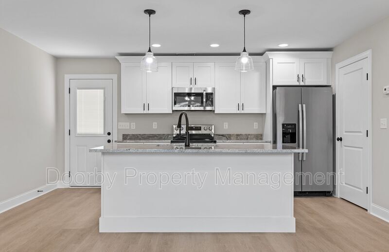 Building Photo - 36 Alden Ln