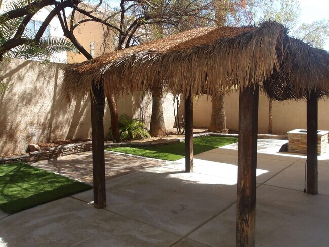 Building Photo - Centennial Hills 4-bedrooms with 2.5 bath