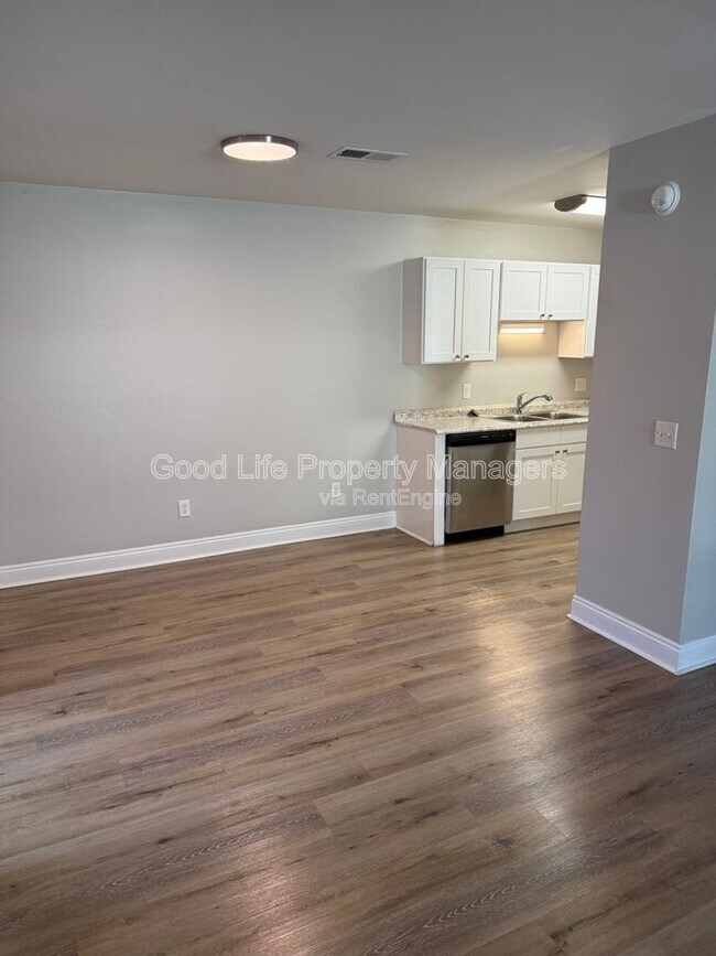 Building Photo - 8444 Chisholm Rd