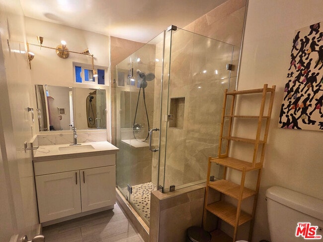 Building Photo - 7621 Hampton Ave