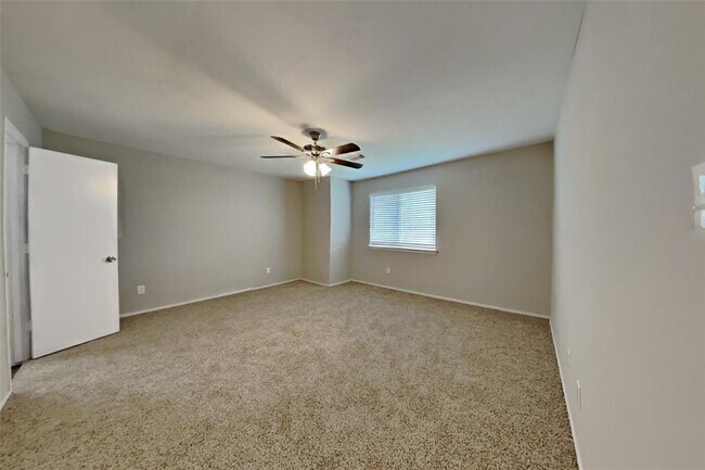Building Photo - 11818 Sandy Stream Dr