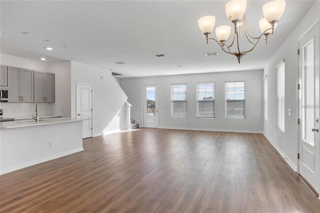 Building Photo - 1808 Sanibel Dr