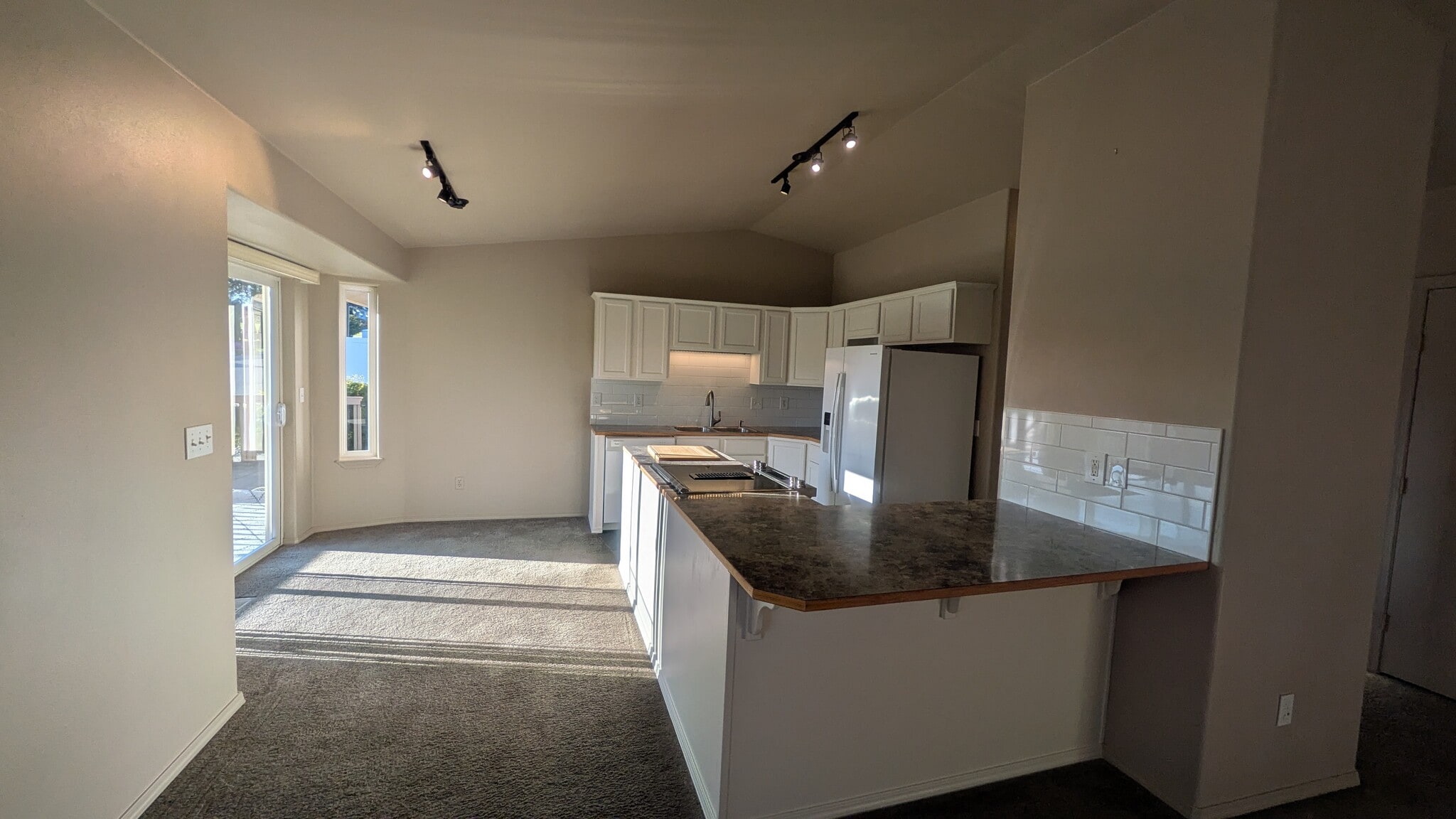 Kitchen and Living Area - 632 S Lawler Ave