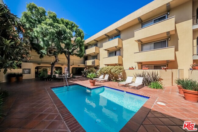 Building Photo - 2311 4th St