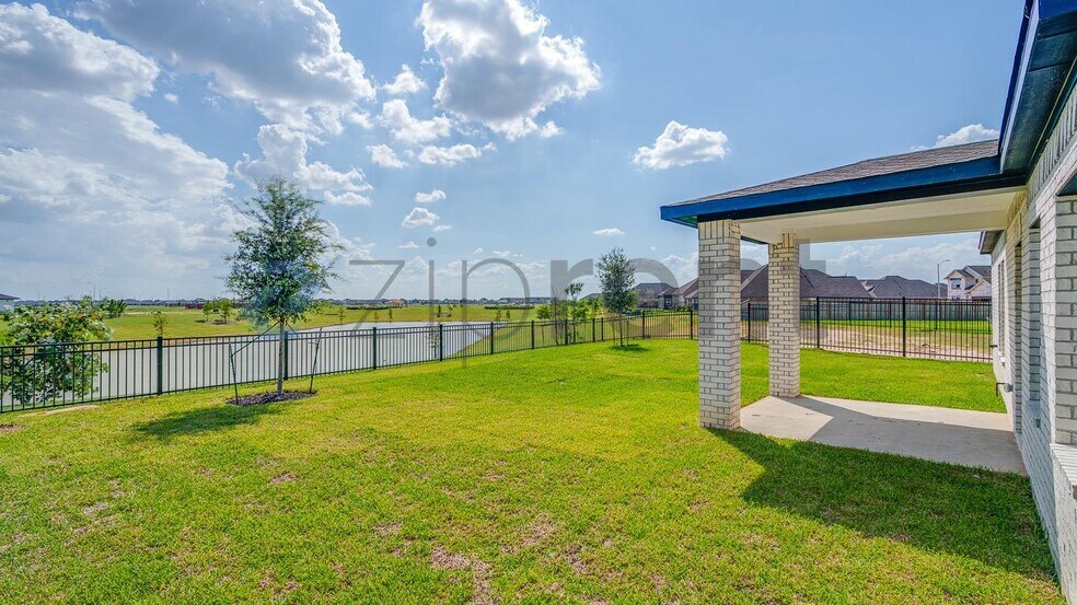 Building Photo - Unit 27327