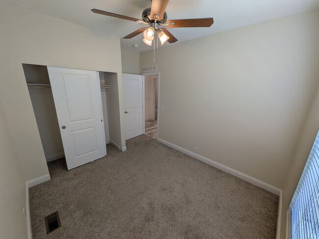 Building Photo - 6855 Equinox Ln