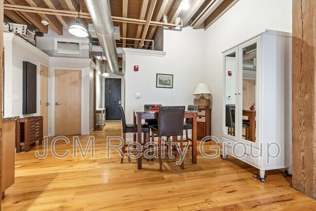 Building Photo - 111 Beach St