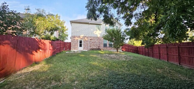 Building Photo - Amazing 4 b+2.5b Single family