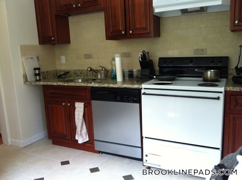 Building Photo - 16 Euston St