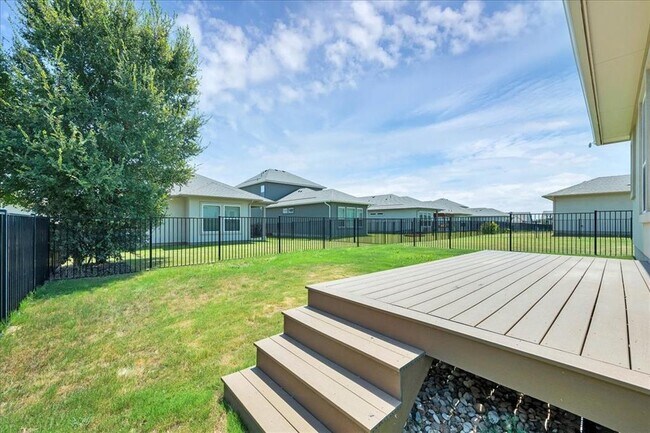 Building Photo - 133 Monterey Oak Trl