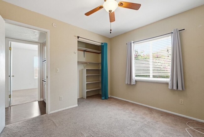 Building Photo - Mesa 4 Bed Single-Level Home • 2,044 Sq Ft • Oversized Yard • Stapley & McKellips