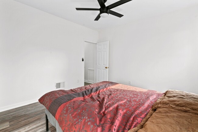 Building Photo - Furnished 4 bed, 2 bath home in Mt. Washington available now!