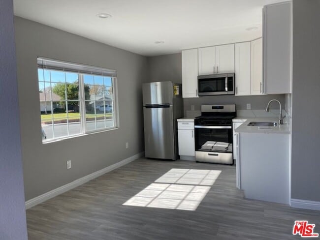 Building Photo - 2615 Elizondo Ave