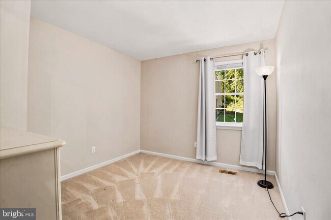 Building Photo - 706 Andover Ct