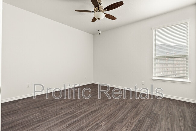 Building Photo - 5121 Rose Petal Ct