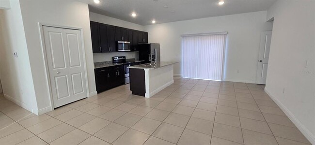 Building Photo - 405 Marion Oaks Ln