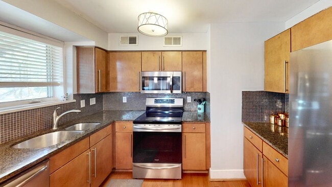 Building Photo - 227 N Dotger Ave