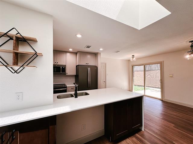 Building Photo - 4221 Spring Meadow Ln