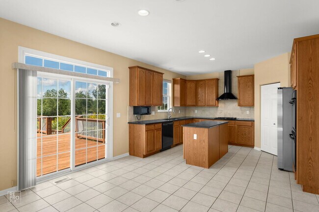 Building Photo - 920 McDole Dr