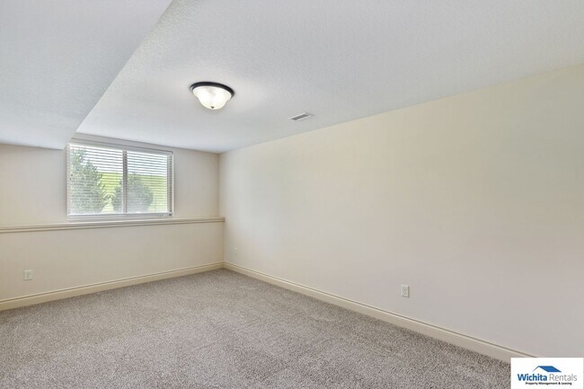 Building Photo - 1716-1718 Bedford